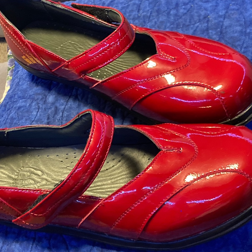 Red patent leather Shelby shoes size 12 medium
